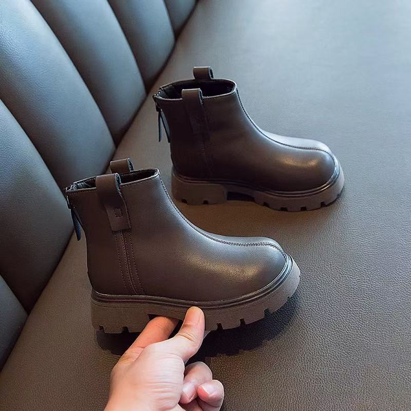 Ботинки для девочек 2025 осень и зима новые детские короткие ботинки бархатные ботинки Мартина детские кожаные ботинки модные универсальные большие хлопковые ботинки