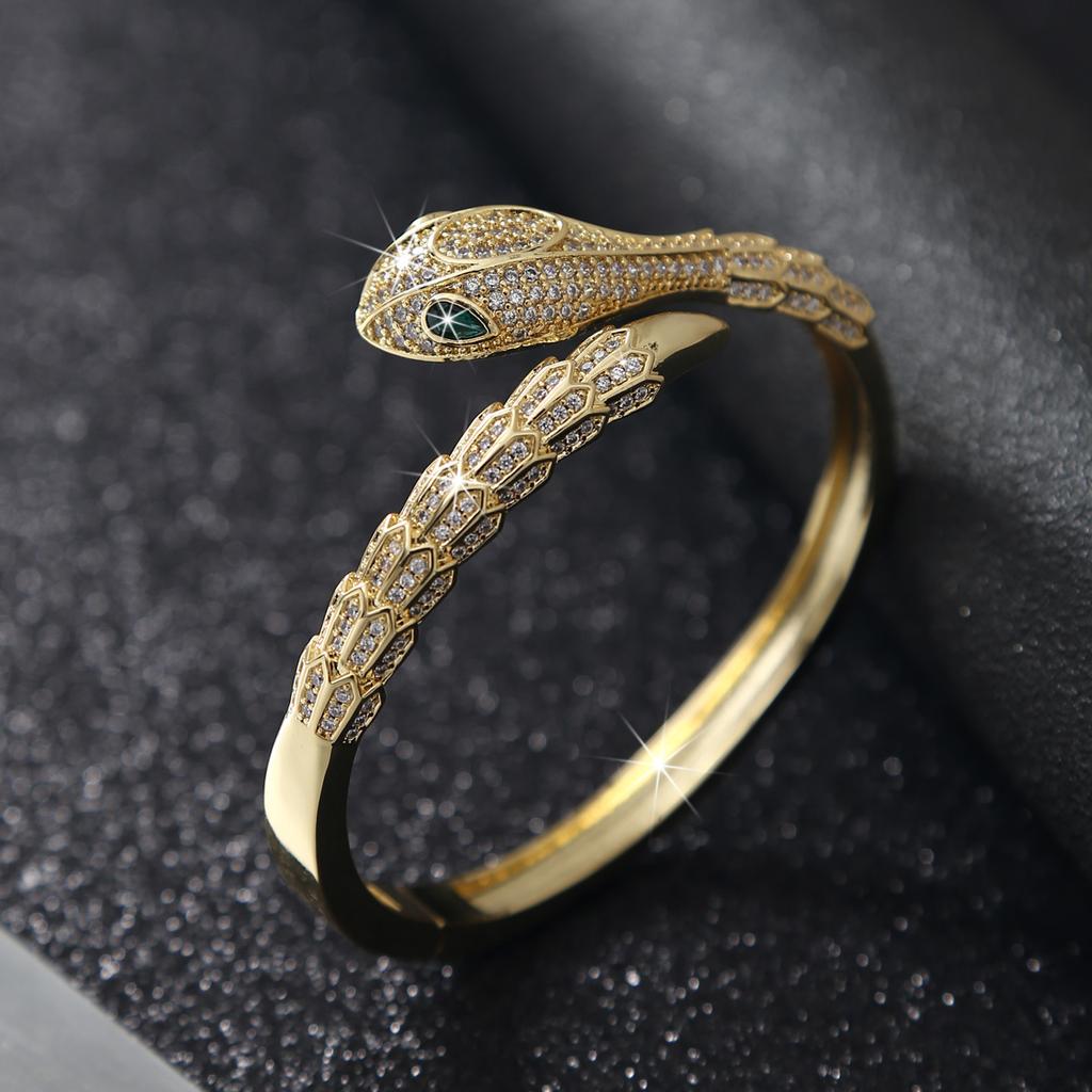 A High-end Snake Shaped Bracelet with Zirconia Inlay, a Gift for Girlfriend