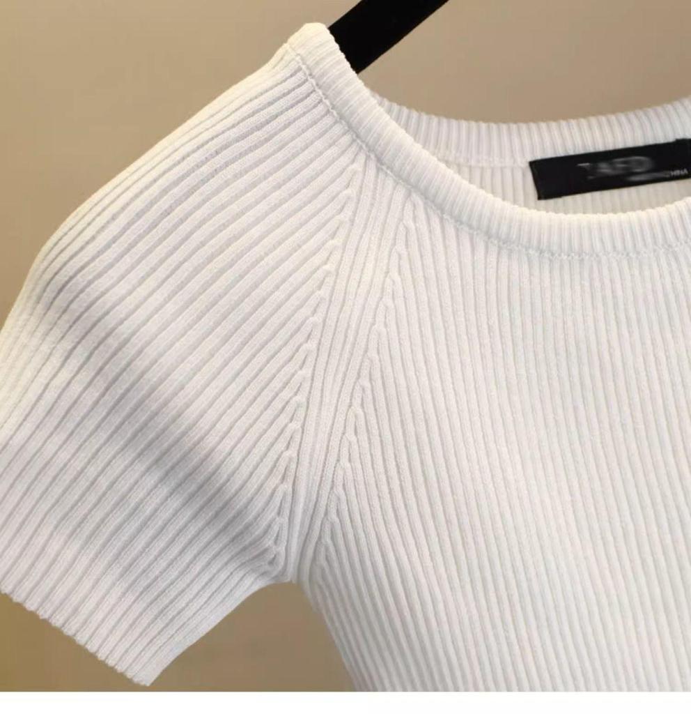 Классическая летняя женская приталенная трикотажная футболка с коротким рукавом и круглым вырезом 2025