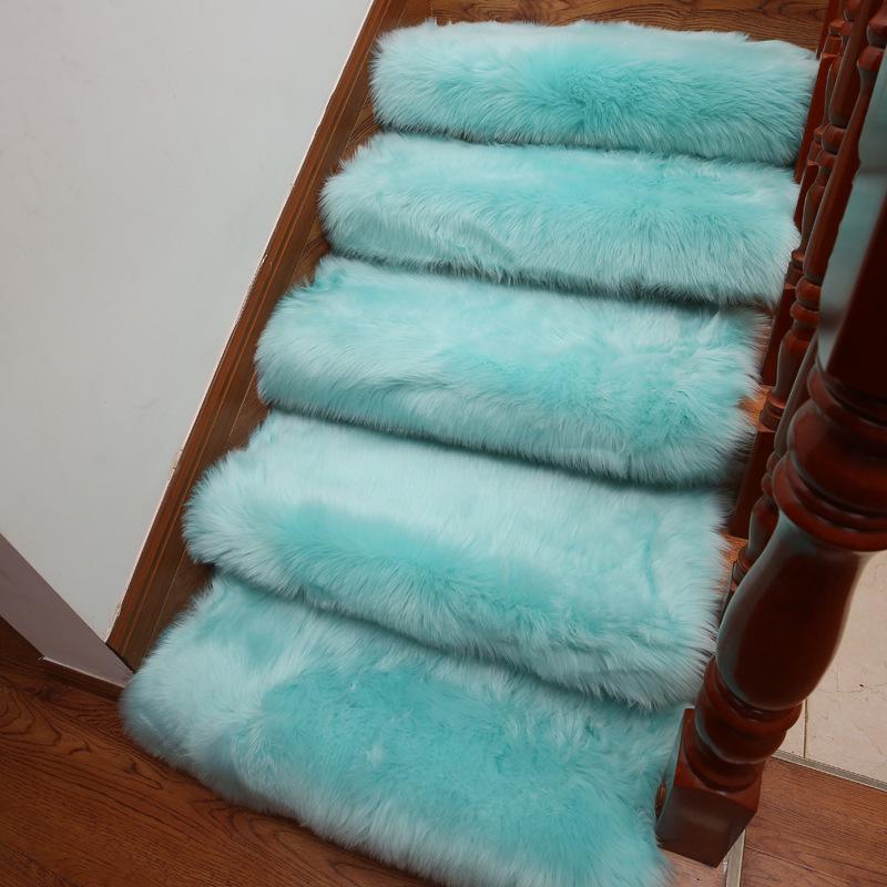 Плюшевые противоскользящие накладки на ступени из искусственной шерсти