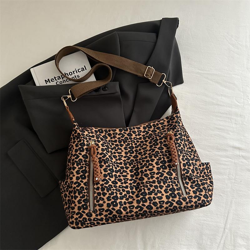 Винтажная сумка-тоут с леопардовым принтом женская 2025 новая повседневная сумка-мессенджер замшевая большая вместимость на плечо