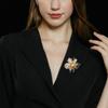 Легкая, слегка инкрустированная цирконием трехмерная брошь-цветок осенне-зимнее пальто свитер аксессуары знаменитость темперамент корсаж женщина
