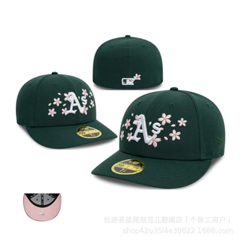 Three-dimensional embroidery fully sealed duckbill cap, non-adjustable size, curved brim cap with back closure