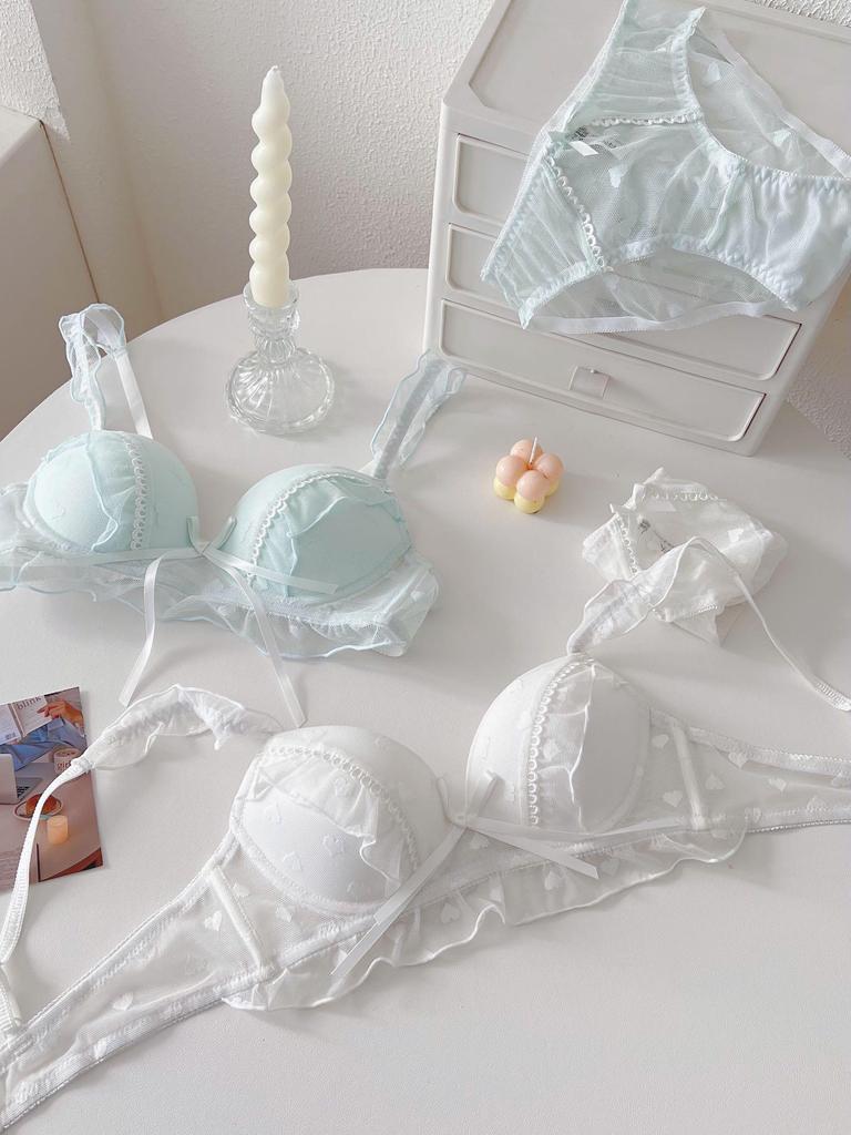 Elegant Lace Wireless Push-Up Bra: Anti-Sag, Enhances Shape