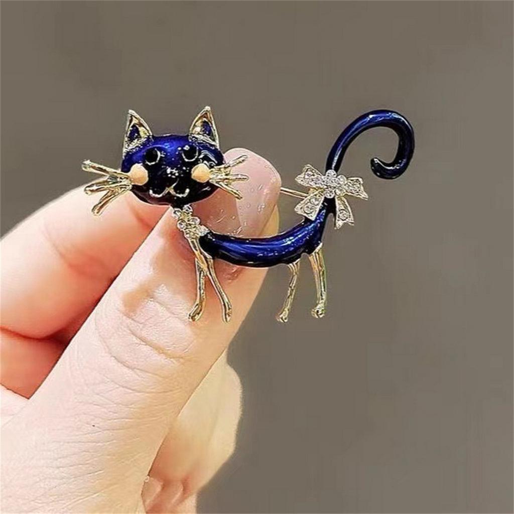 Rinhoo Riding Broom Flying Cat Brooch For Women Cartoon Cute Witch Kitten Collar Lapel Pins Funny Animal Backpack Badge Jewelry