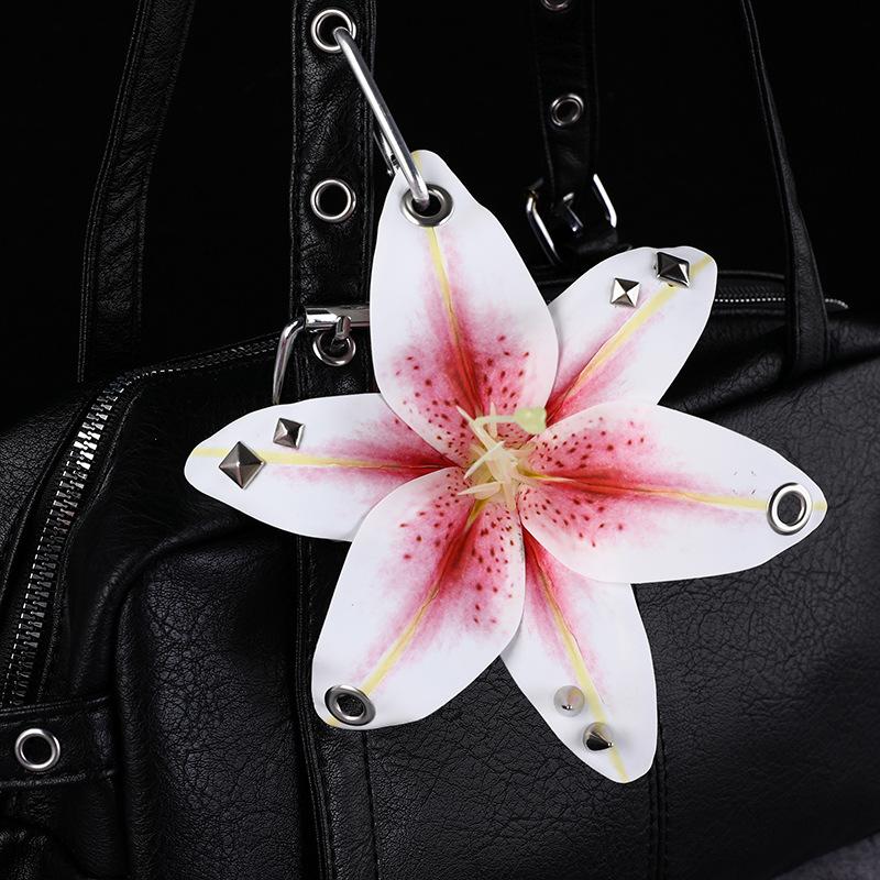 Fashion Elegant Lily Flower Keychain Creative Hand-punched Puncture Simulation Flower Pendant Personalized Bag Accessories Gifts