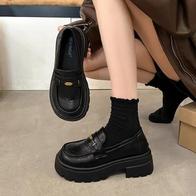 Маленькие кожаные туфли на платформе женские 2025 новая весна универсальный британский стиль черные туфли туфли-лодочки лоферы на одном ремешке