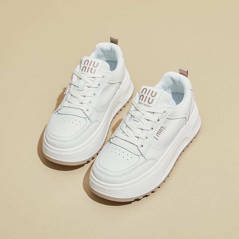 Мода 2024 Трендовые женские легкие спортивные туфли Женские вулканизированные туфли на плоской подошве Модная и удобная спортивная обувь