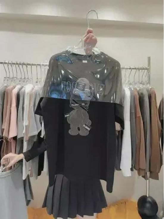 Футболка с короткими рукавами и принтом в виде мультфильмов для женщин в европейском стиле - весна 2023 г., модный топ с круглым вырезом