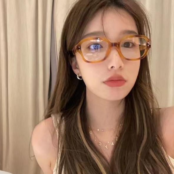 Fashion retro European and American square circle whitening high-end American face plain temperament thick frame versatile red leopard print mirror t