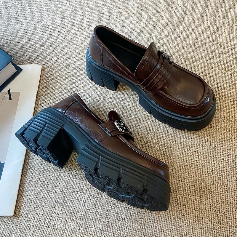 9266-27 Однотонные лоферы на платформе женские 2025 новая осенняя коллекция ретро одинарная обувь в британском стиле маленькие кожаные туфли женские