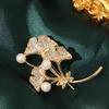 Antique Charm New Ginkgo Leaf Imitation Pearl Alloy Brooch Elegant Classical Party Luxurious Dress Fashion Matching Accessories