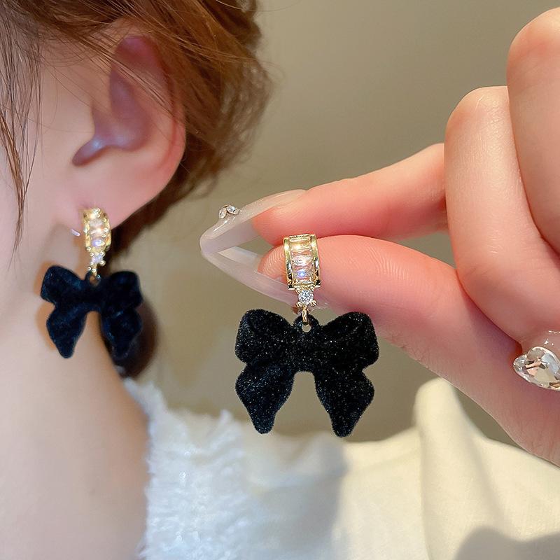 Весенние и летние серьги-пусеты в стиле ретро с флокированным бантом и бахромой из жемчуга, серьги-трансформеры для двух способов ношения, женские