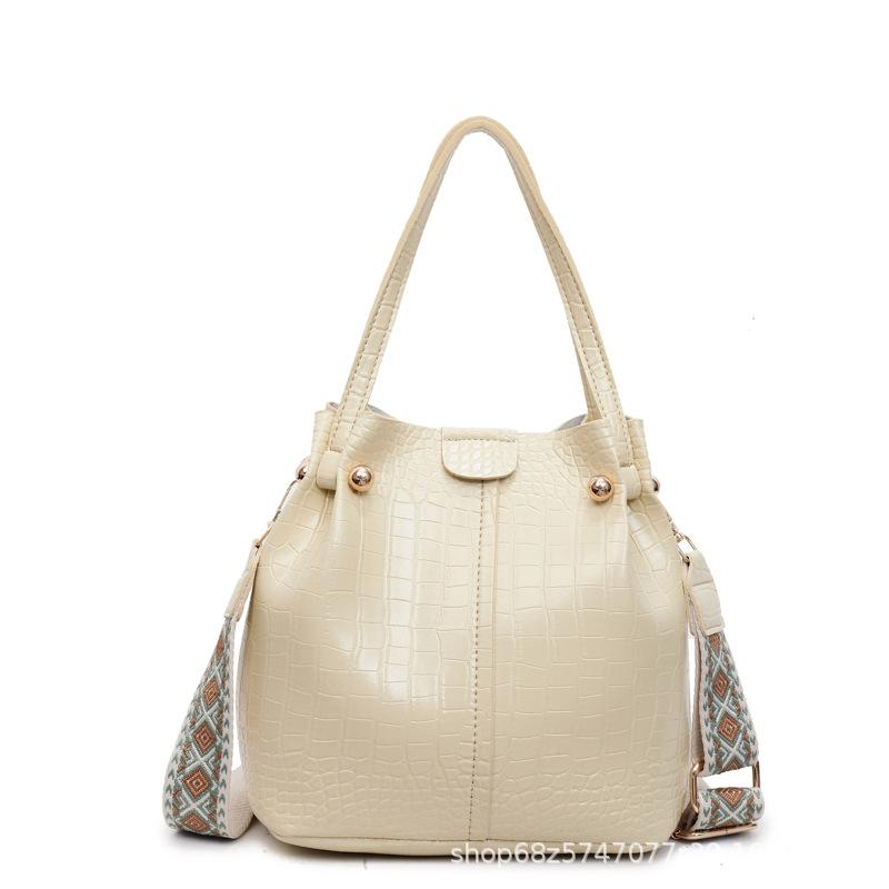 This Year's Popular Bag Women's Commuter Retro 2025 New Fashion Niche One-shoulder Crossbody Bucket Bag