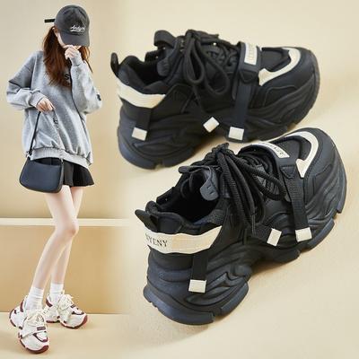 Новые кроссовки для пап — это студенческие спортивные беговые повседневные кроссовки на толстой подошве для увеличения роста.