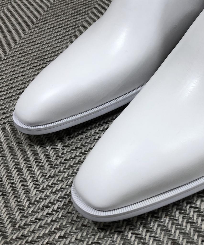 Joenshoe Classic Noir Chelsea Boots All White