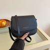 Сумка с нишевым дизайном, женская, 2026, новая корейская версия, на плечо, мессенджер, милая, контрастного цвета, маленькая квадратная сумка Jk