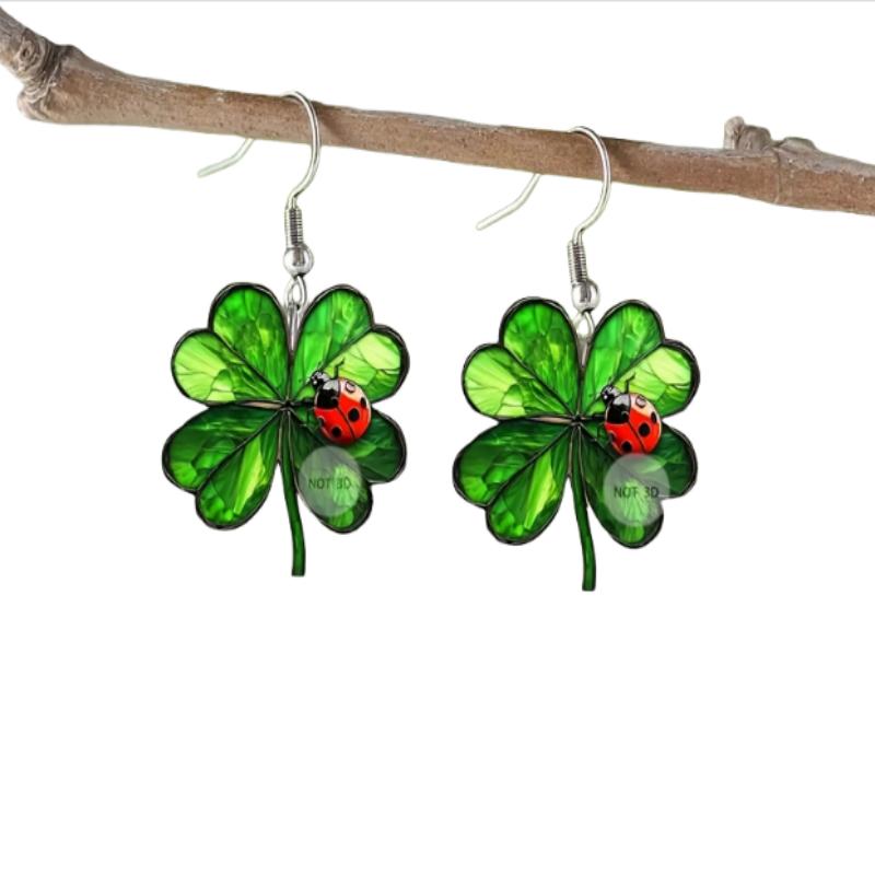 1 pair of acrylic St. Patrick's Holiday Party green four-leaf clover ladybug clover earrings for men and women, holiday gift