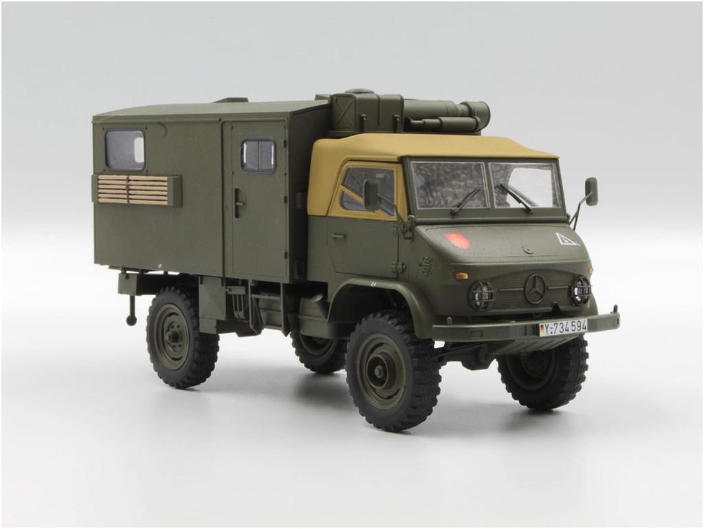 ICM 1/35 Немецкий Unimog S404 Бортовой Военный Грузовик Пластиковая Модель 35136 (Формованный цвет)