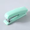 Маленький степлер, противоскользящий, эффективный, экономящий труд, цвет макарон, портативный, многофункциональный, среднего размера, инструмент для сшивания канцелярских товаров для студентов