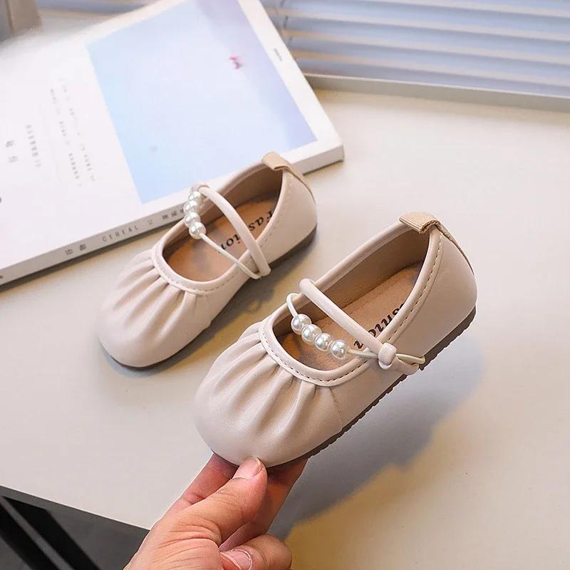 Модные кожаные туфли для маленьких девочек, однотонные плиссированные детские туфли принцессы с круглым носком, универсальные детские повседневные балетки на плоской подошве