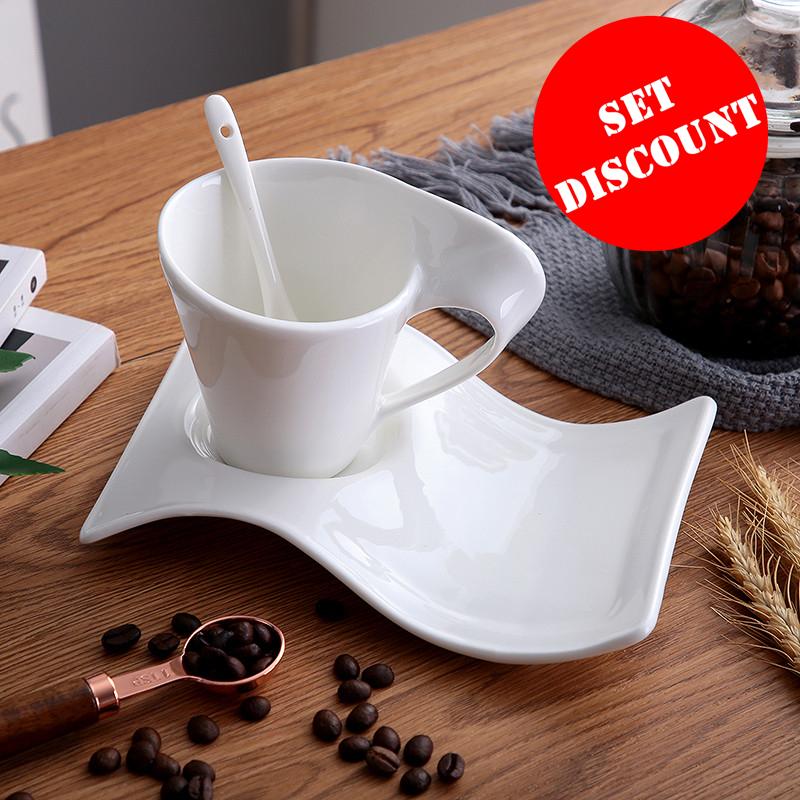 1/3 комплекта керамической кофейной чашки с волнистым блюдцем и набором ложек, Европейская маленькая роскошная кружка для молока для пар, белая фарфоровая офисная чайная чашка, посуда для напитков