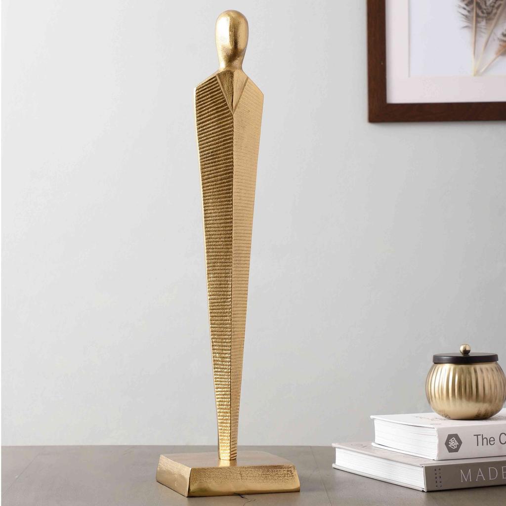 Pedestal Figurine | 13 x 13 x 52 cm