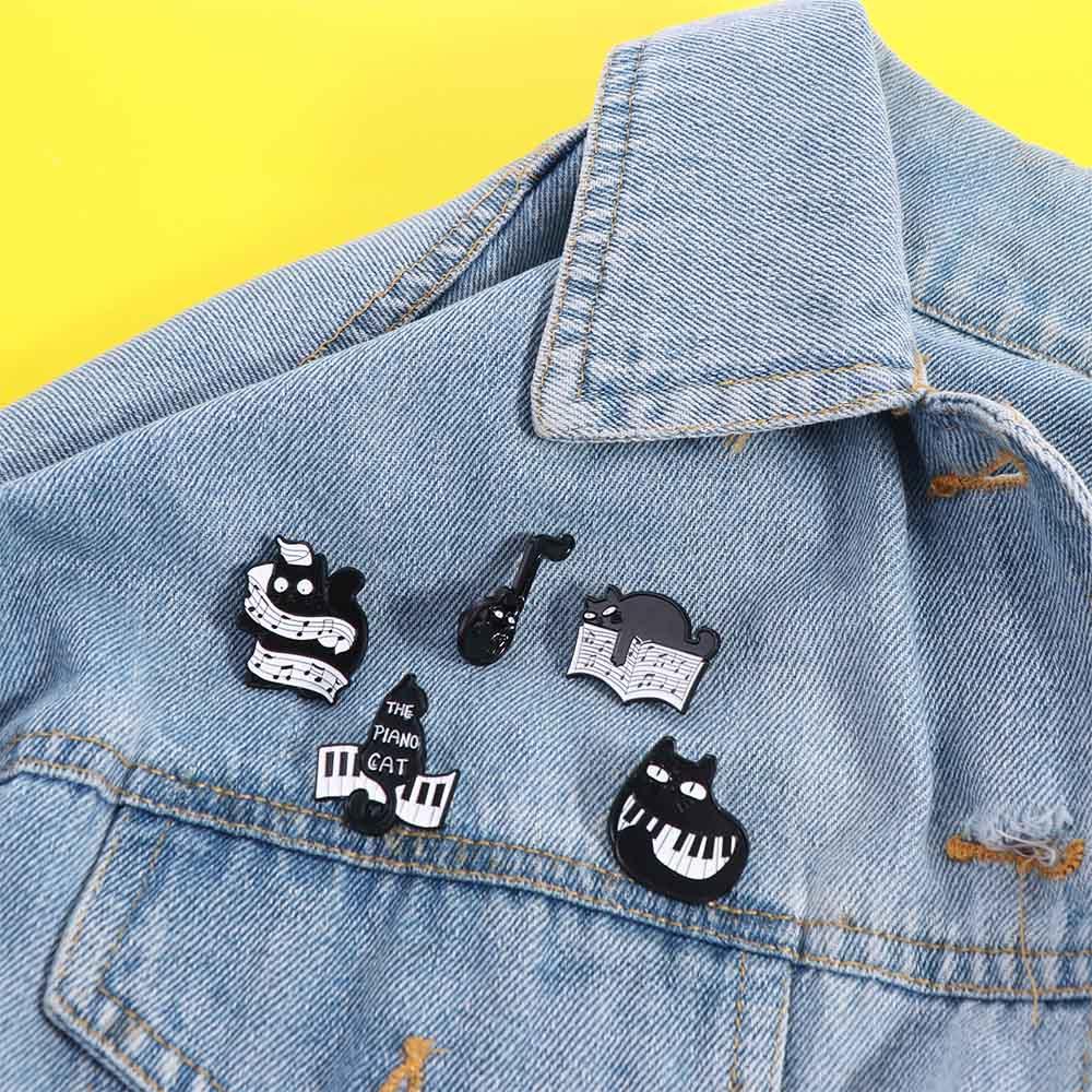 Purring Kitten Black Cat Enamel Pin Cartoon Beating Note Brooch Exquisite Piano Cat Badge  Skirts