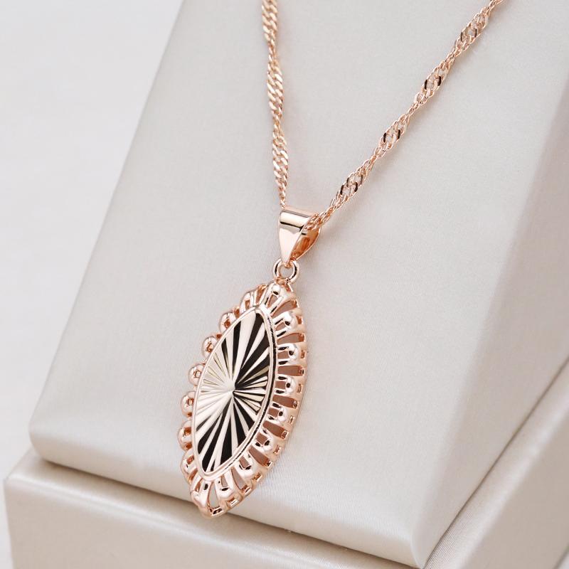 Personality Embossed Geometric Pendant Necklaces Gold Color Fashion Water Wave Chain Jewelry