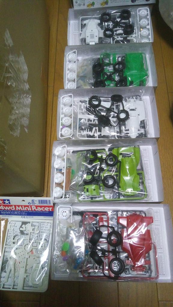 Мемориальная коробка Tamiya Racer Mini 4WD 1/32 Том 1