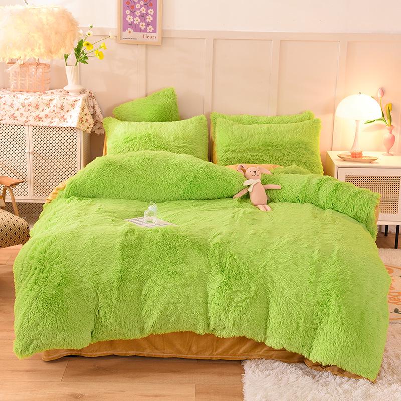 "Mink Velvet Plush Winter Bed Set: Four-Piece Solid Color Quilt Cover"