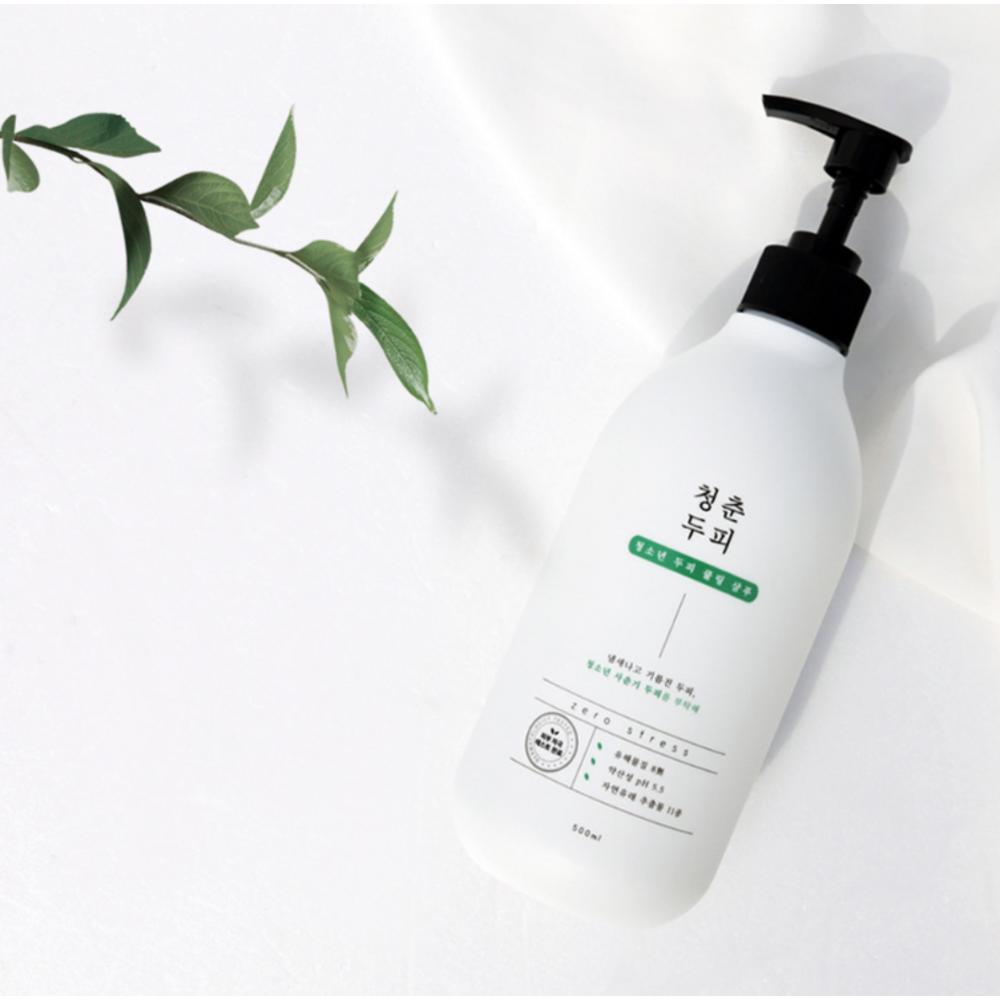 Охлаждающий шампунь для кожи головы Youth Scalp с ароматом мускуса, 500 мл, 1 шт.