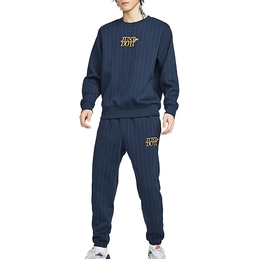 Nike Club FW24 Fleece Lined Crew Neck Pullover Soft Long Sleeved Sweatshirt Men's Obsidian Color/University Gold HJ2158-451