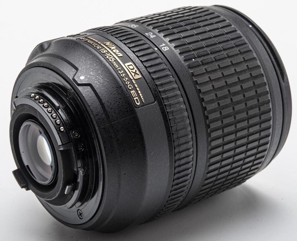 Nikon Стандартный зум-объектив DX NIKKOR ED VR эксклюзивно для формата Nikon DX AF-S 18-105mm f/3.5-5.6G