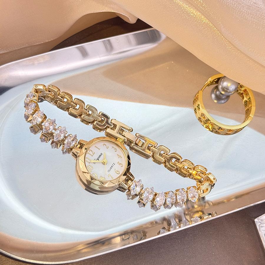 LP80 Hot Selling Luxury Elegant Analog Quartz Watch with Alloy Stainless Steel Band Retro Fashion Design for Women Daily Use