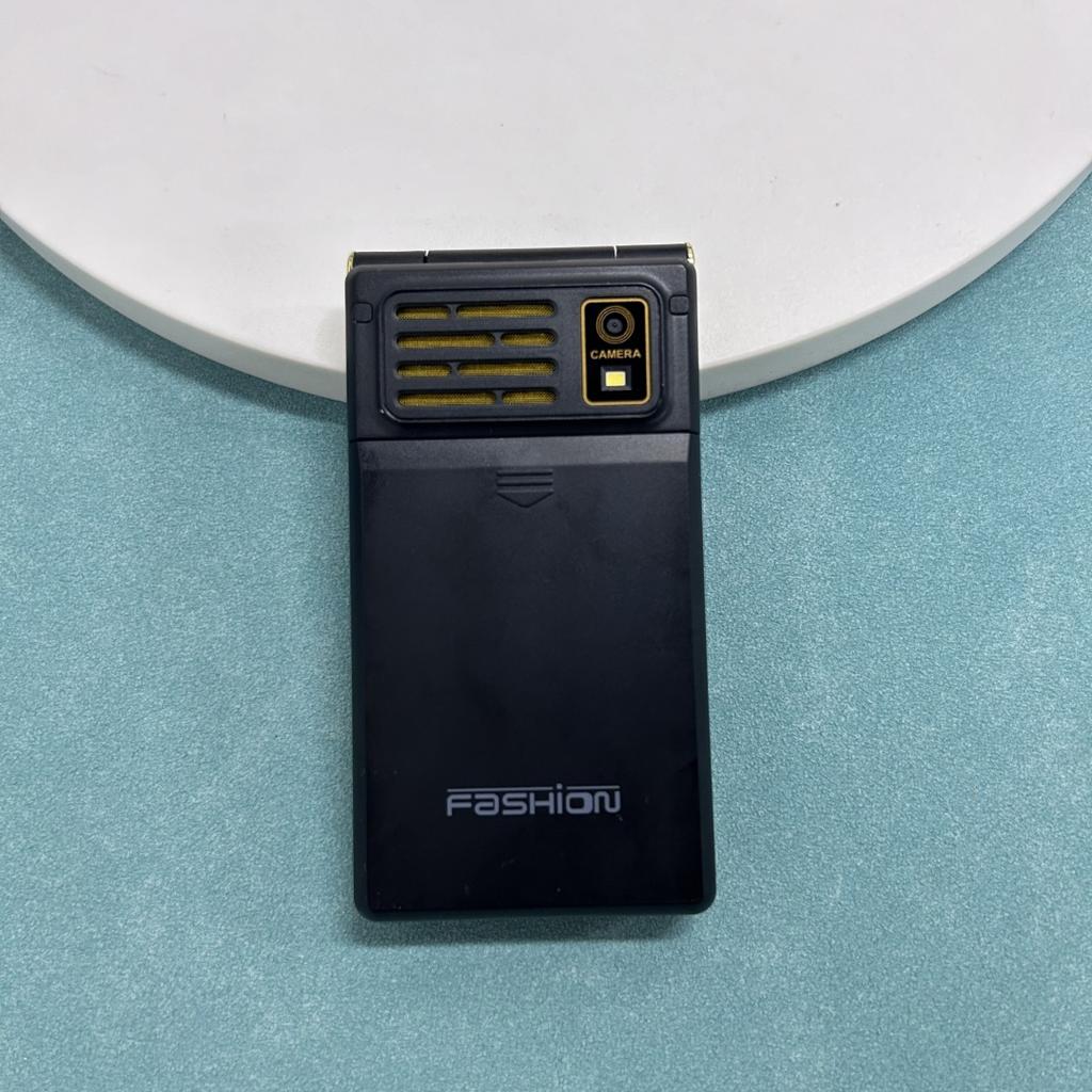 Абсолютно новый телефон-раскладушка YEEMI M3-1 GSM 2G с экраном 2,8 дюйма, двумя SIM-картами, камерой 8 Мп, светодиодной подсветкой, громким голосом и большими кнопками, мобильный телефон