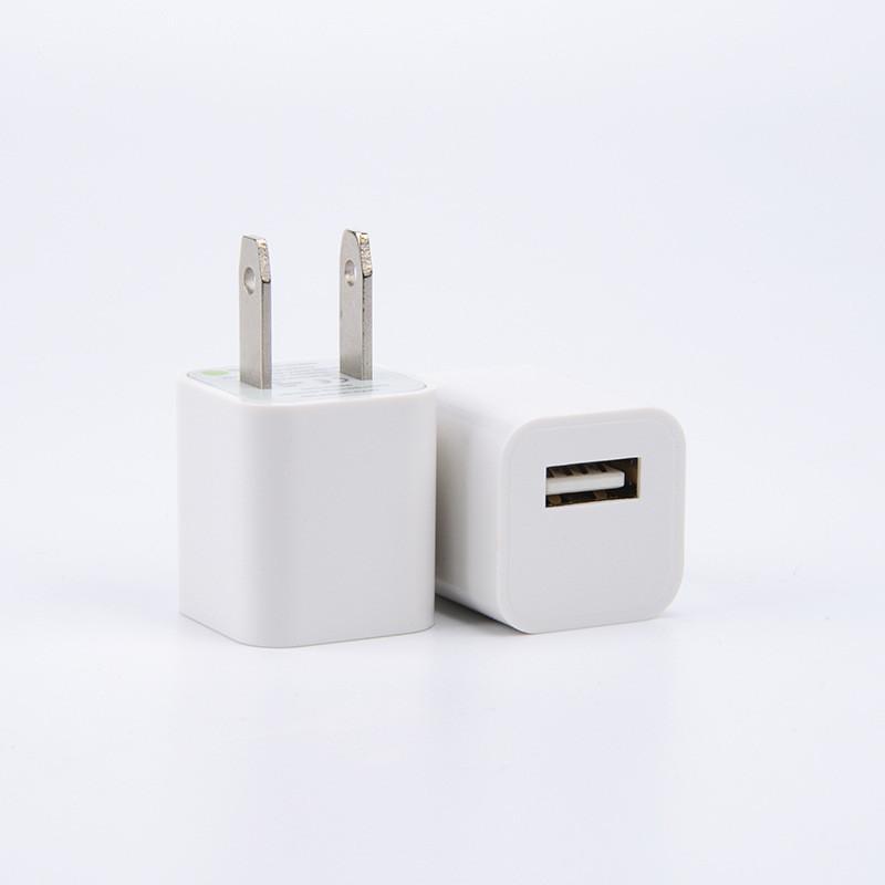 Универсальный USB-адаптер-зарядное устройство 5V 1A для смартфонов и мелкой бытовой техники с сертификацией FCC CE