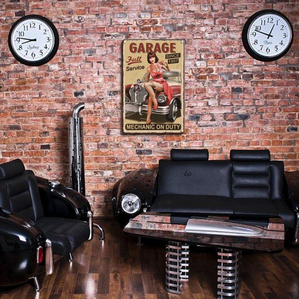 Винтажный автосервис Металлическая жестяная табличка 12x8" - Ретро декор для стены гаража с классическим дизайном авторемонта, табличка "Механик на дежурстве"