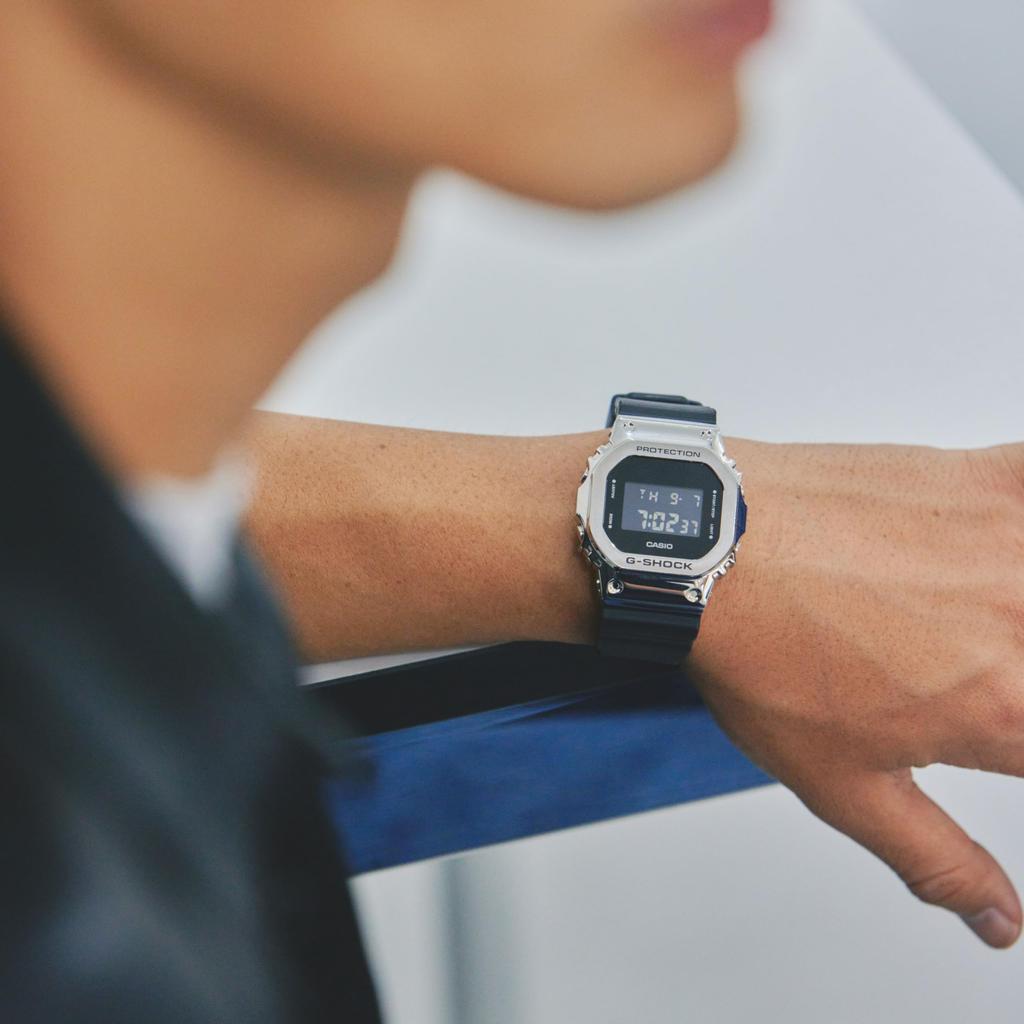 Мужские часы Casio G-Shock GMW-B5000-1JF с питанием от солнечной энергии, Черные, Bluetooth, Радиоуправляемые,