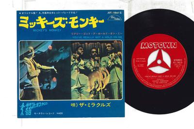 7-дюймовая пластинка MIRACLES Mickeys Monkey Youve Really Got JET1861 TAMLA MOTOWN 1968 Япония СоулФанк Б/У