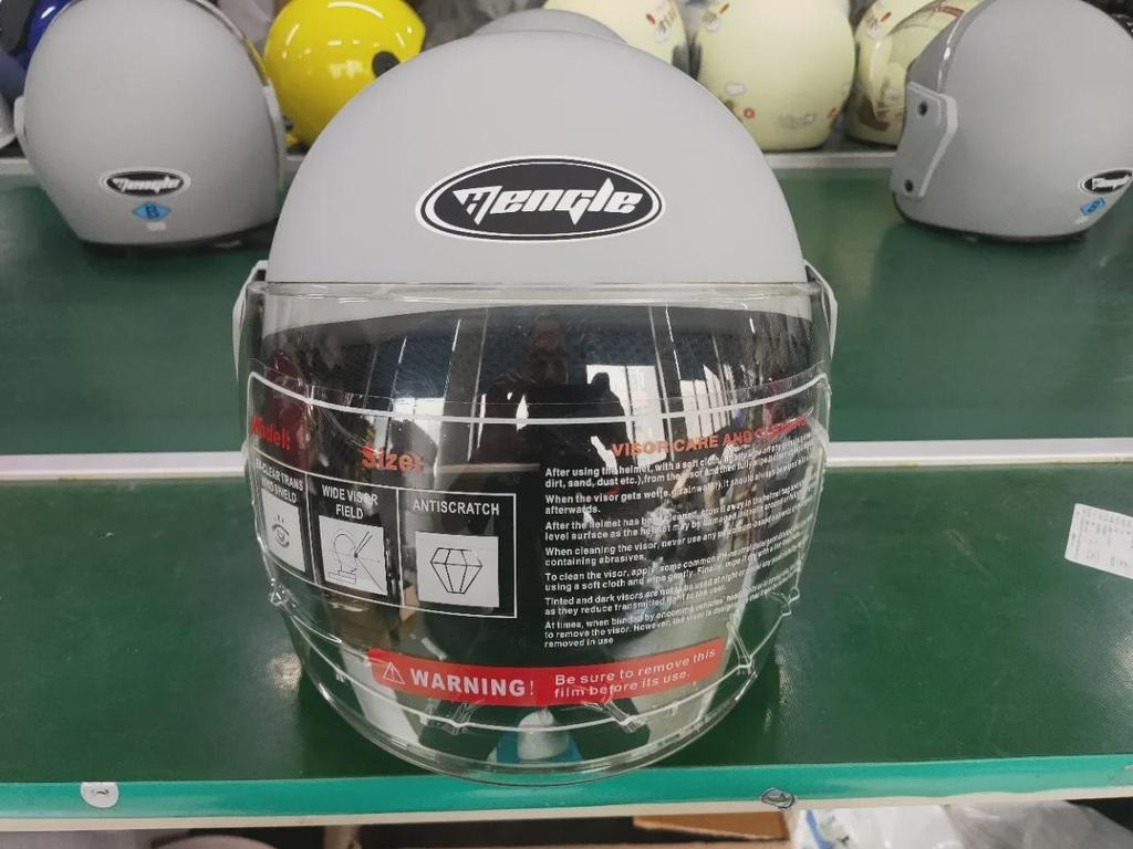 Всесезонный защитный шлем для электромобиля с защитой ушей для взрослых