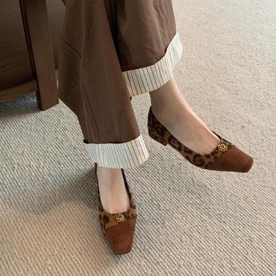 Французские нишевые туфли-лодочки с леопардовым принтом, женская обувь 2025 осень и зима, толстый каблук, темпераментный квадратный носок, для работы, вечерние, туфли для бабушки