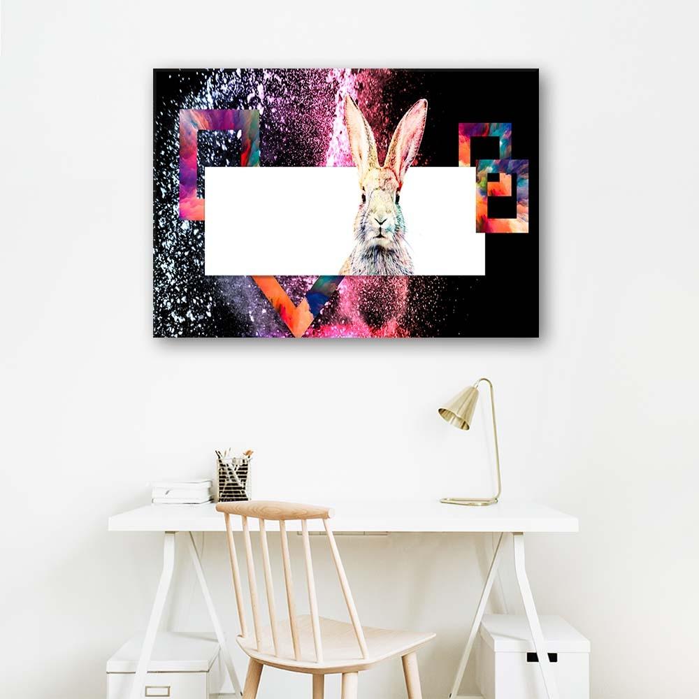 Печать на холсте, цветной кролик на черном фоне.