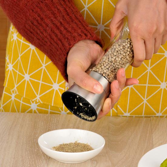 Pepper Mill Labor-saving Cooking Accessories Stainless Steel 2-in-1 Portable Spice Crusher Bottle Pepper Mill Durable Cookware