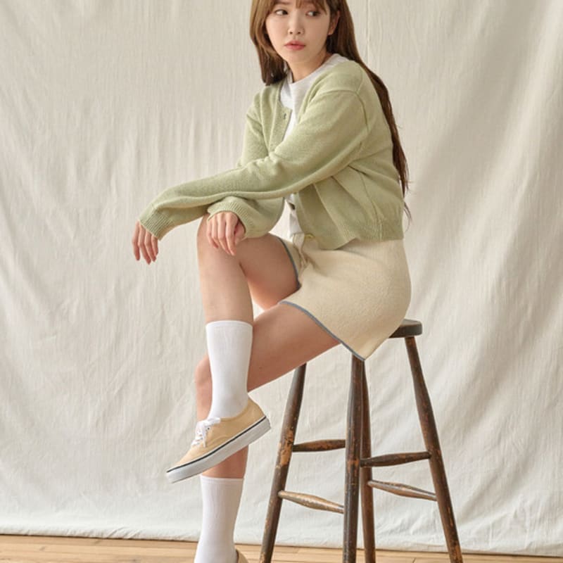 lululela Dool Daily Plain Long Socks (3 Colors) 8 Pairs
