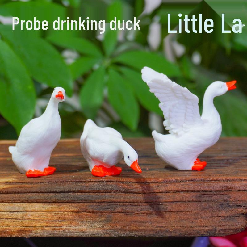 Resin Duck Decoration for Fish Tank and Outdoor Garden Micro Landscaping Water Features