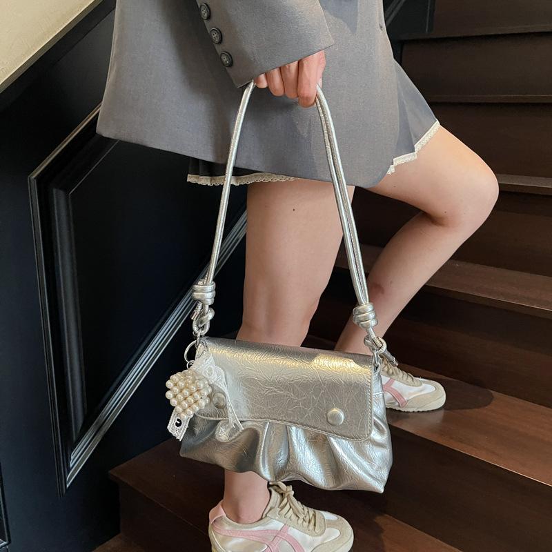 Сумка женская складная подмышечная сумка 2025 новая летняя трендовая в иностранном стиле универсальная повседневная модная на плечо через плечо маленькая квадратная сумка