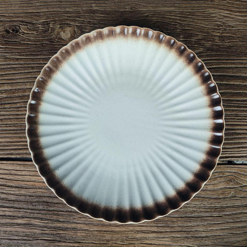 Japanese Ceramic Round Plate - Western, Snack, Steak, Chrysanthemum, Salad Plate