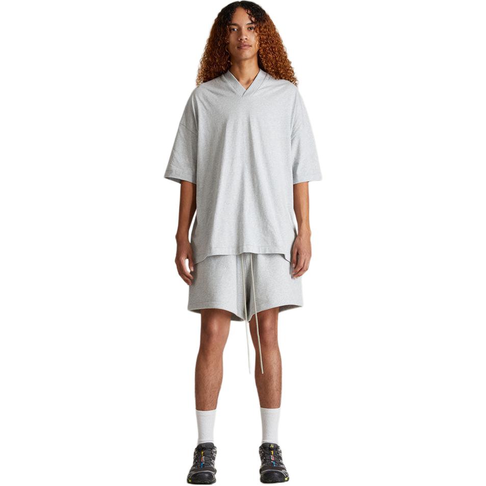 Fear of God Футболка Essentials с V-образным вырезом Светло-серые мужские топы 125SP244216F
