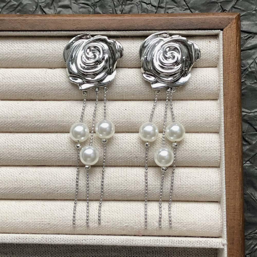 European and American Retro Long Rose Pearl Earrings, Metal Silver Fringed Light Luxury Stud Earrings for Women